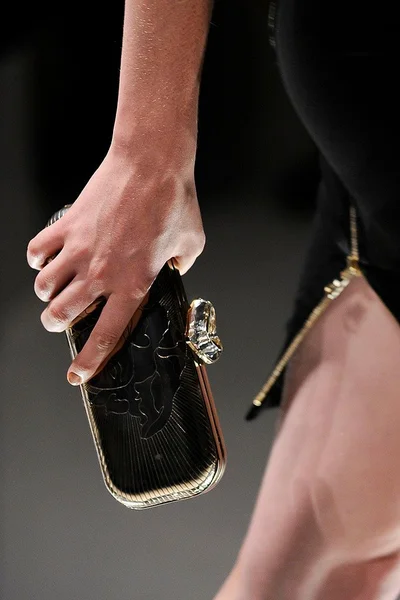 Look 30